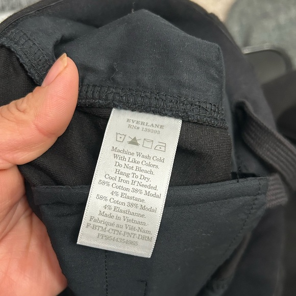 Everlane Black pull up Pants elastic waist pockets size Medium thick material - Picture 5 of 6